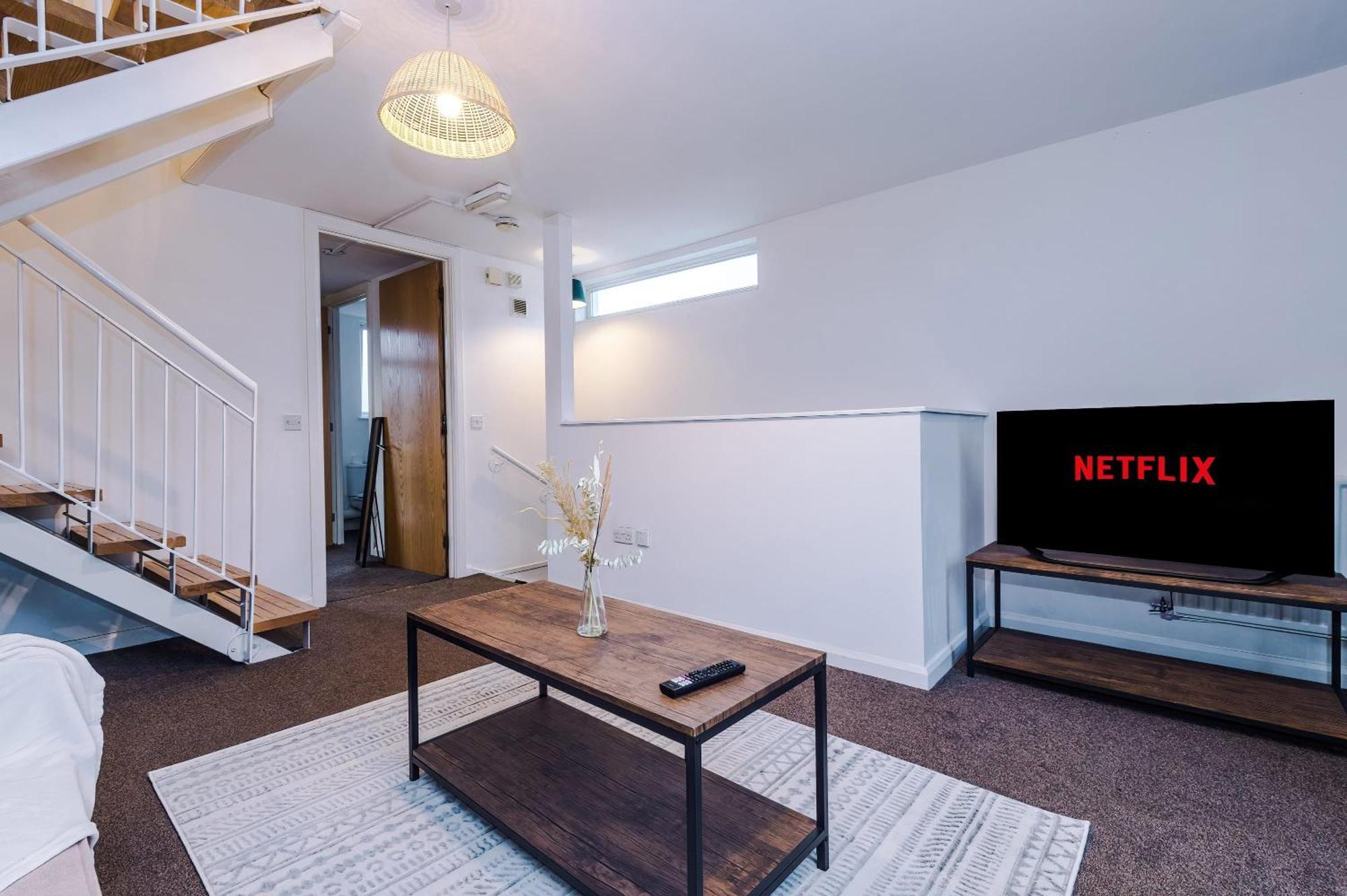 Villa Rest&Recharge At A Spacious Townhouse By The Etihad à Manchester Extérieur photo