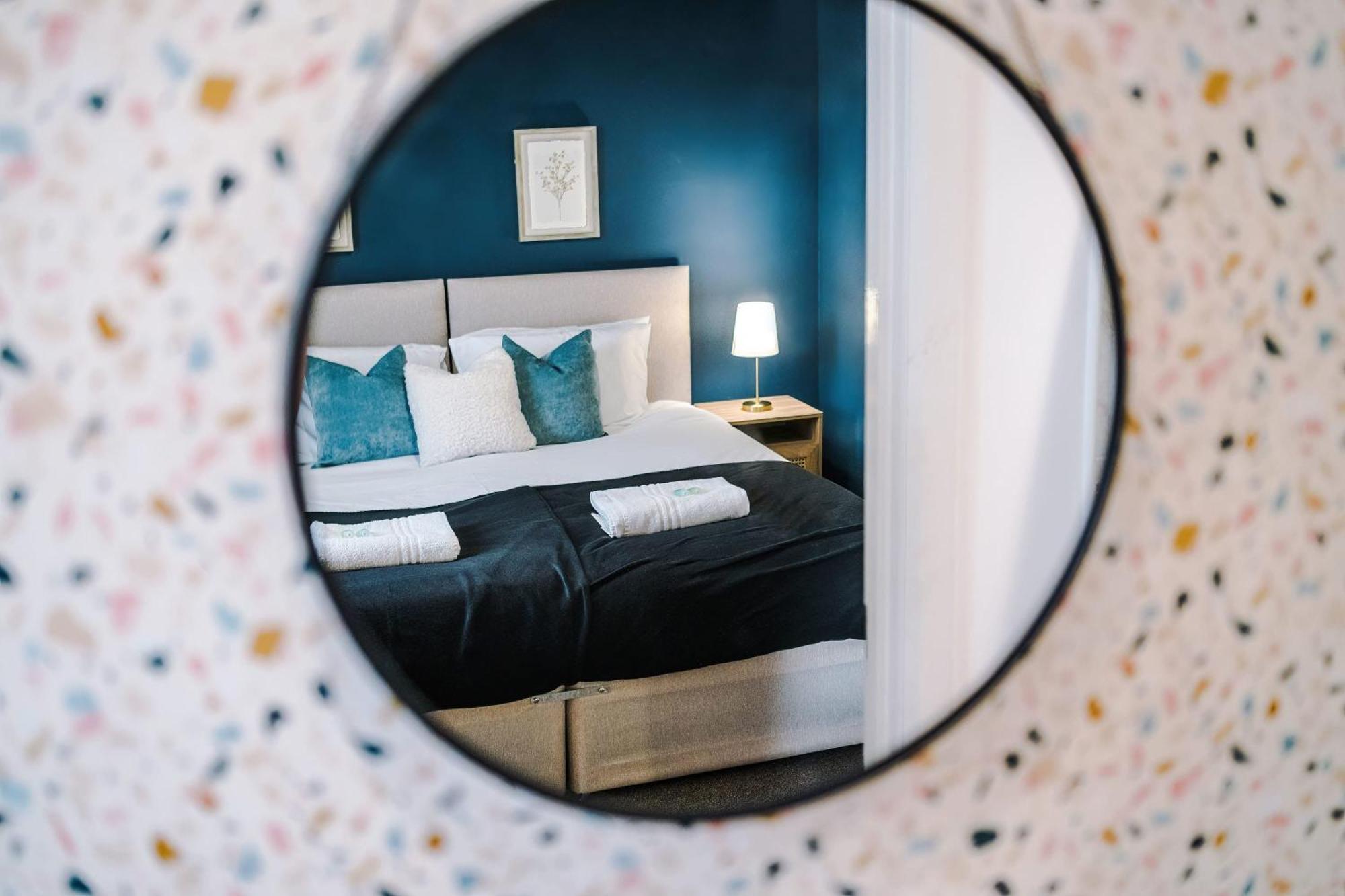 Villa Rest&Recharge At A Spacious Townhouse By The Etihad à Manchester Extérieur photo