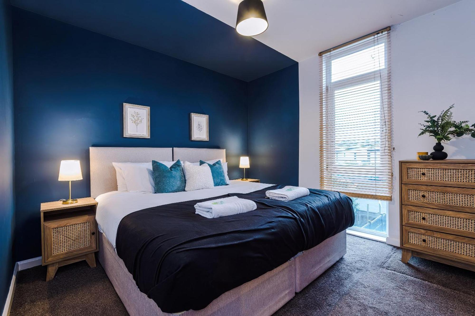 Villa Rest&Recharge At A Spacious Townhouse By The Etihad à Manchester Extérieur photo