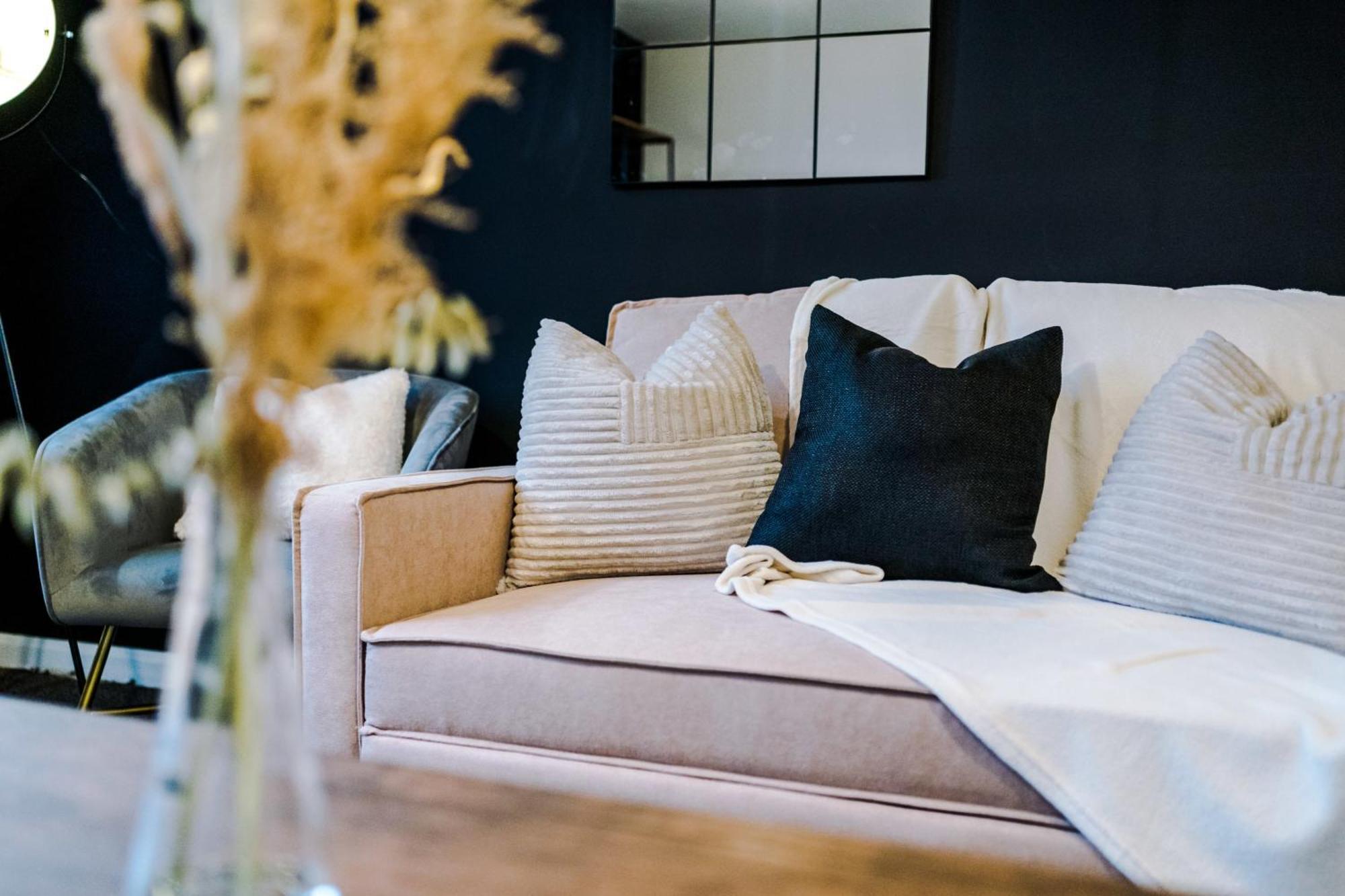 Villa Rest&Recharge At A Spacious Townhouse By The Etihad à Manchester Extérieur photo